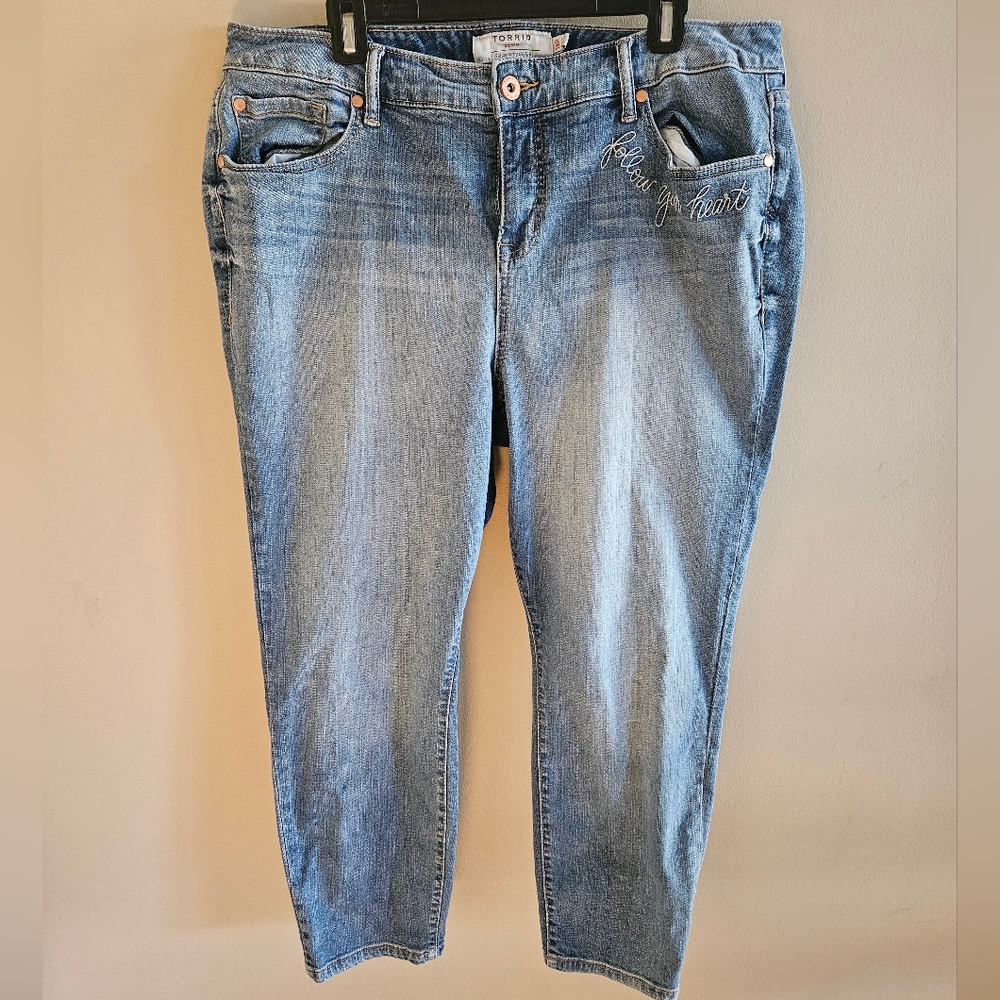 Torrid Girlfriend Follow Your Heart Embroidered Jeans 18R